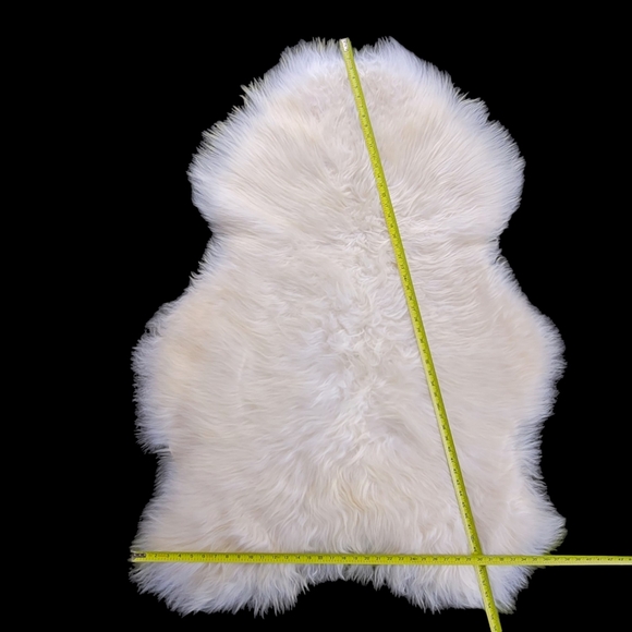 Enormous Icelandic Sheepskin Hides – Limited Availability - Picture 10 of 13